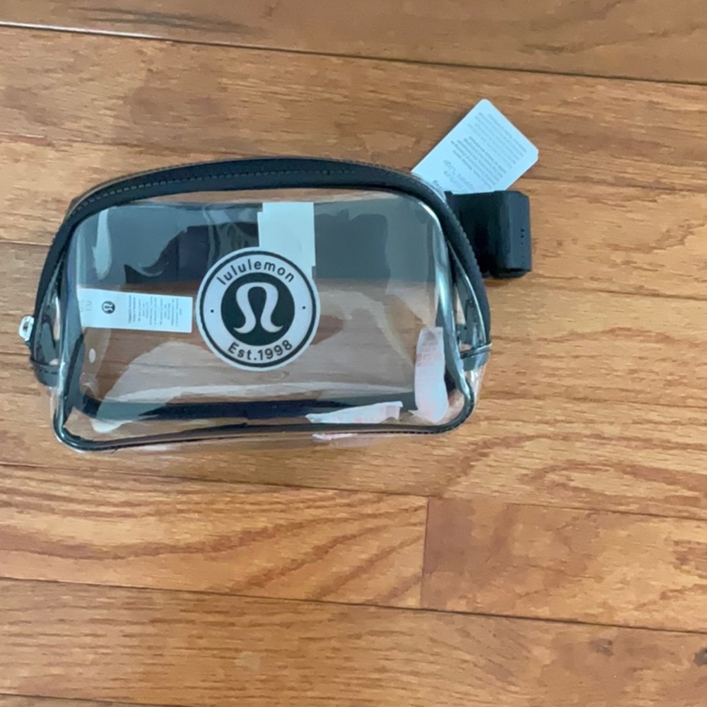 Lululemon Everywhere clear 1L belt bag